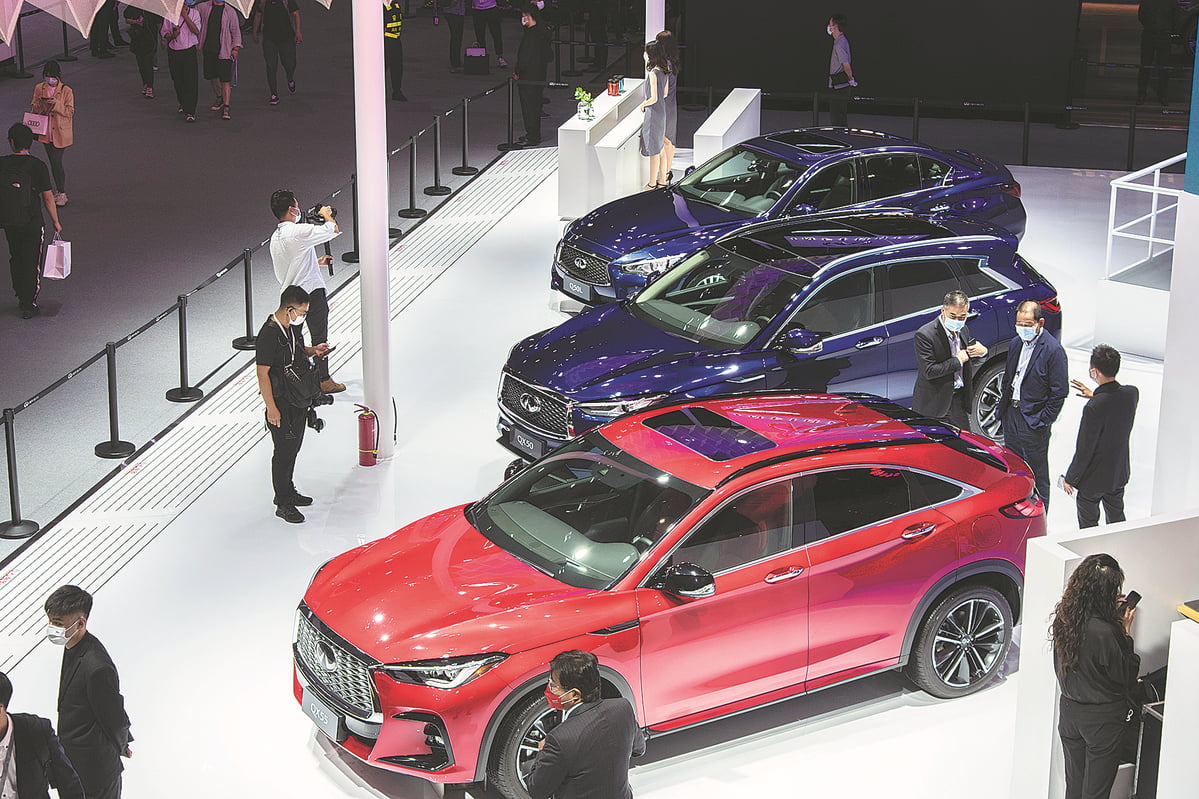 Infiniti showcases models at the Guangzhou auto show in 2021