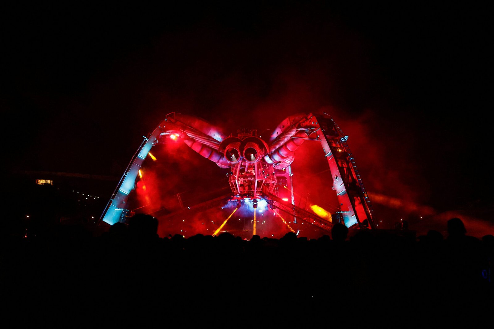 the gigantic Arcadia spider stage