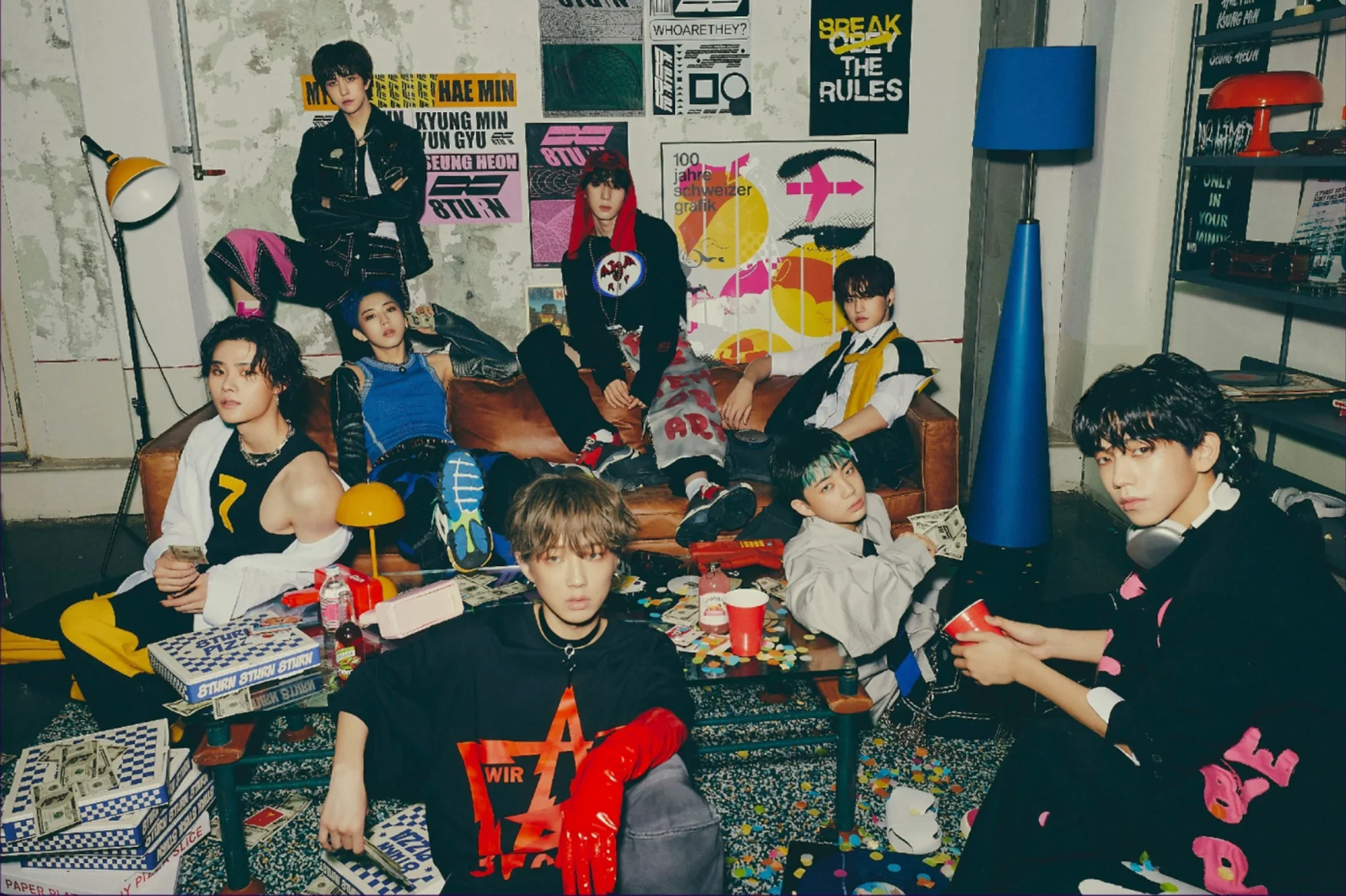 A teaser for 8Turn’s new mini-album “Uncharted Drift”