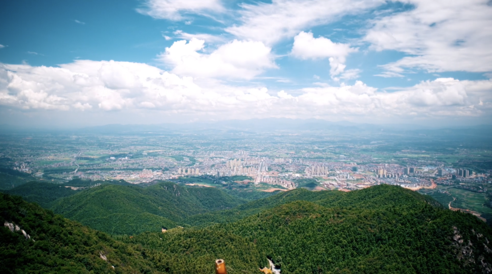 A far view of Zhuzhou City.
