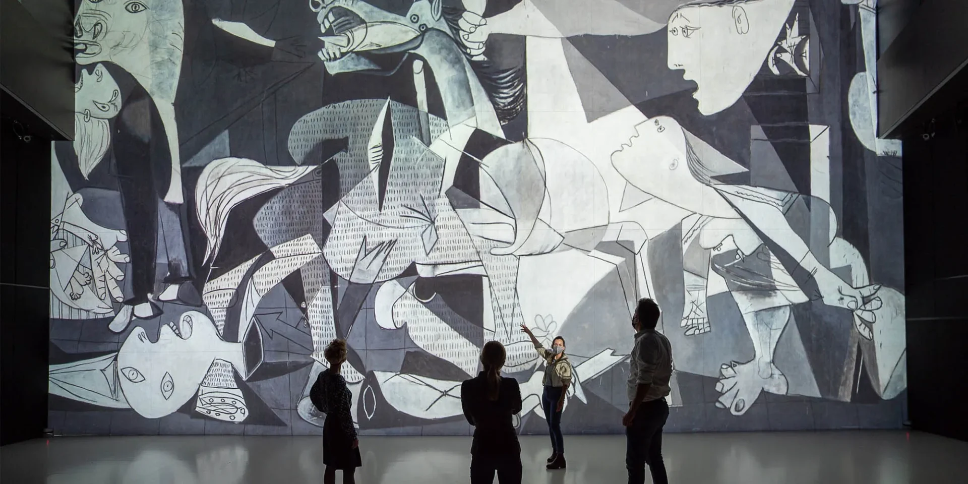 The large oil painting of Guernica bu Pablo Picasso, 1937.