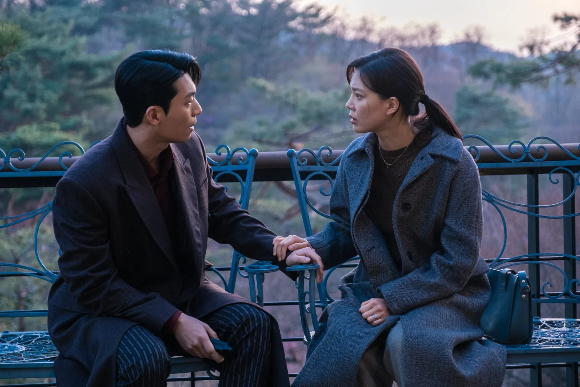 Wi Ha-joon (left) as suave gangster Jung Gi-cheol, and Im Se-mi as Yu Eui-jeong, the undercover cop’s wife he’s trying to woo, in a still from “The Worst of Evil”. Photo: Disney+