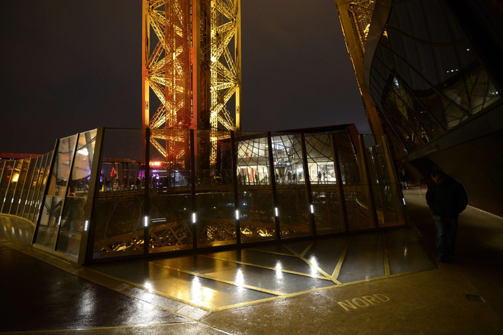 Eiffel Tower Shut by Staff Protest After Women Sidelined for Hindu Visit